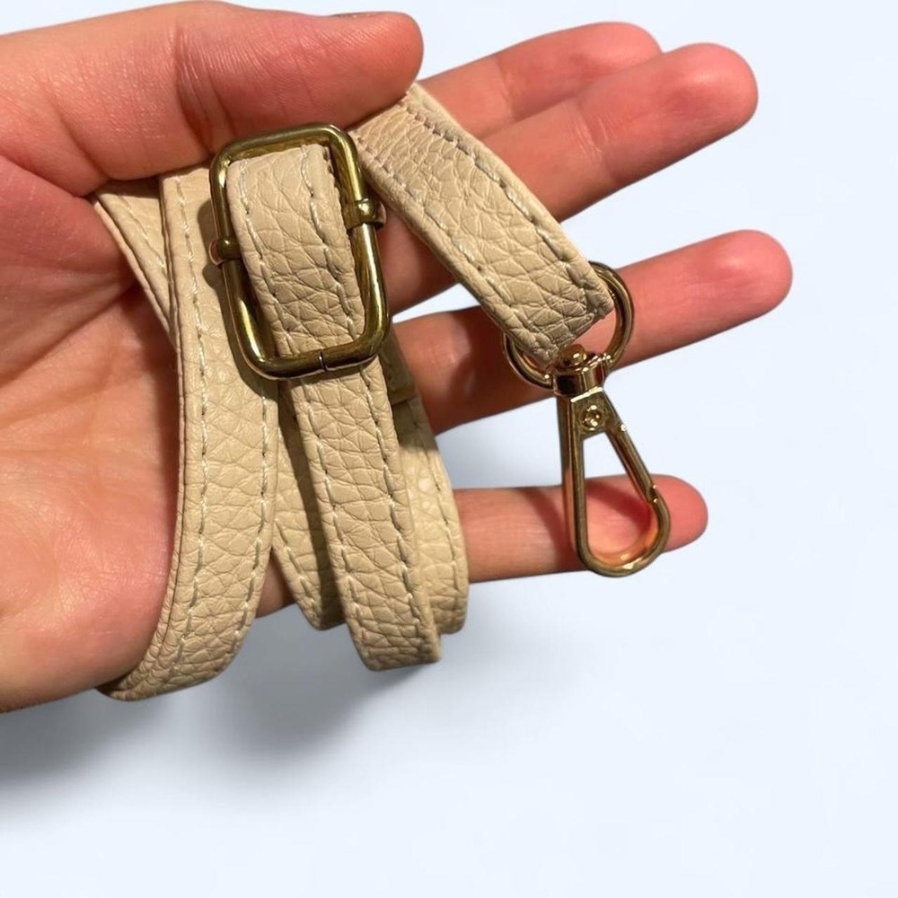 Cream leather strap with gold hardware‎ - Picture 3 of 4